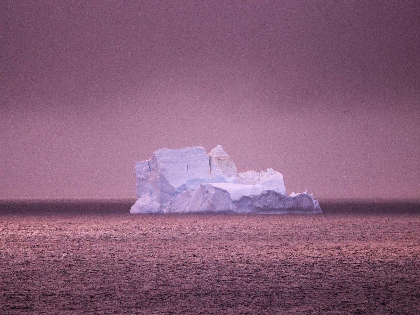 Vai alla pagina Antarctica Melting Beauty. Aurora
